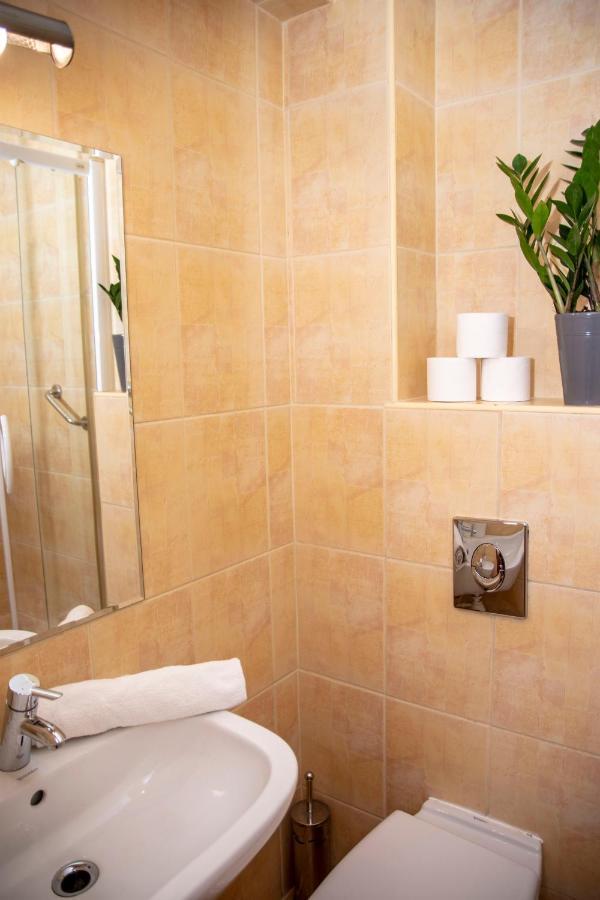 Weranda Rooms Tychy Bagian luar foto