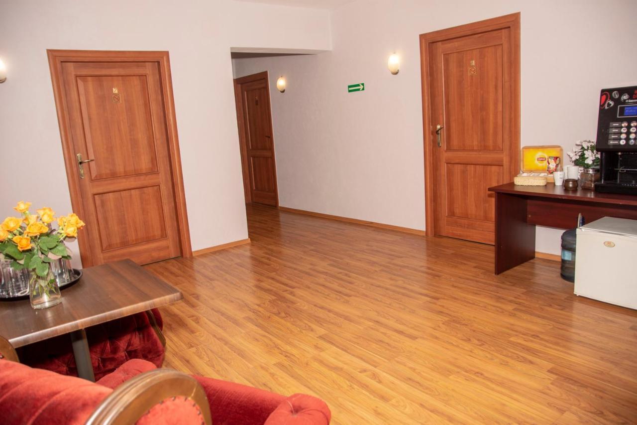 Weranda Rooms Tychy Bagian luar foto
