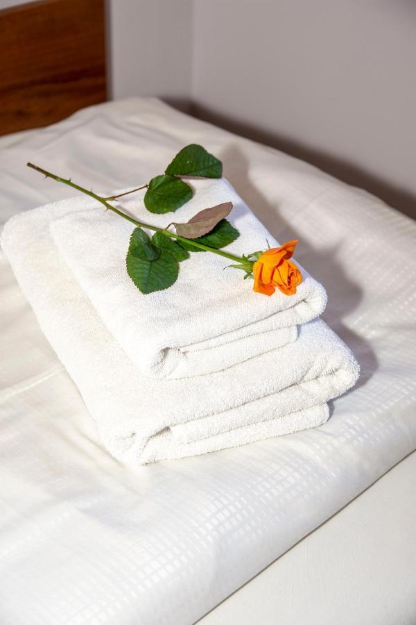 Weranda Rooms Tychy Bagian luar foto