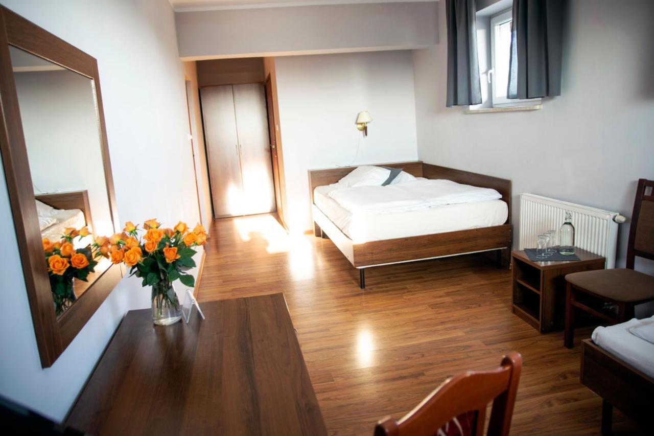 Weranda Rooms Tychy Bagian luar foto